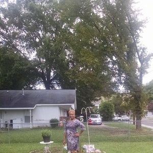 Meet your Posher, Pamela